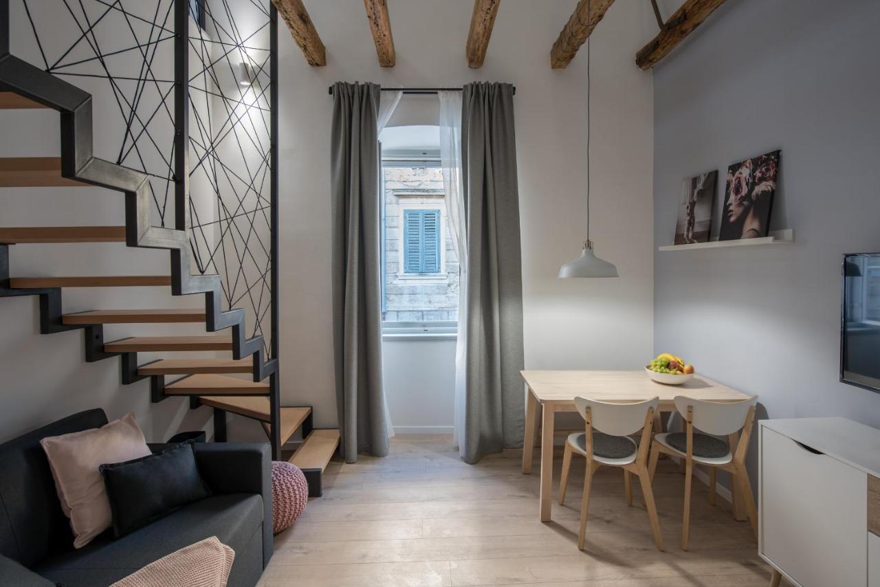 Appartement DeLuxe Gladiators House à Pula Extérieur photo